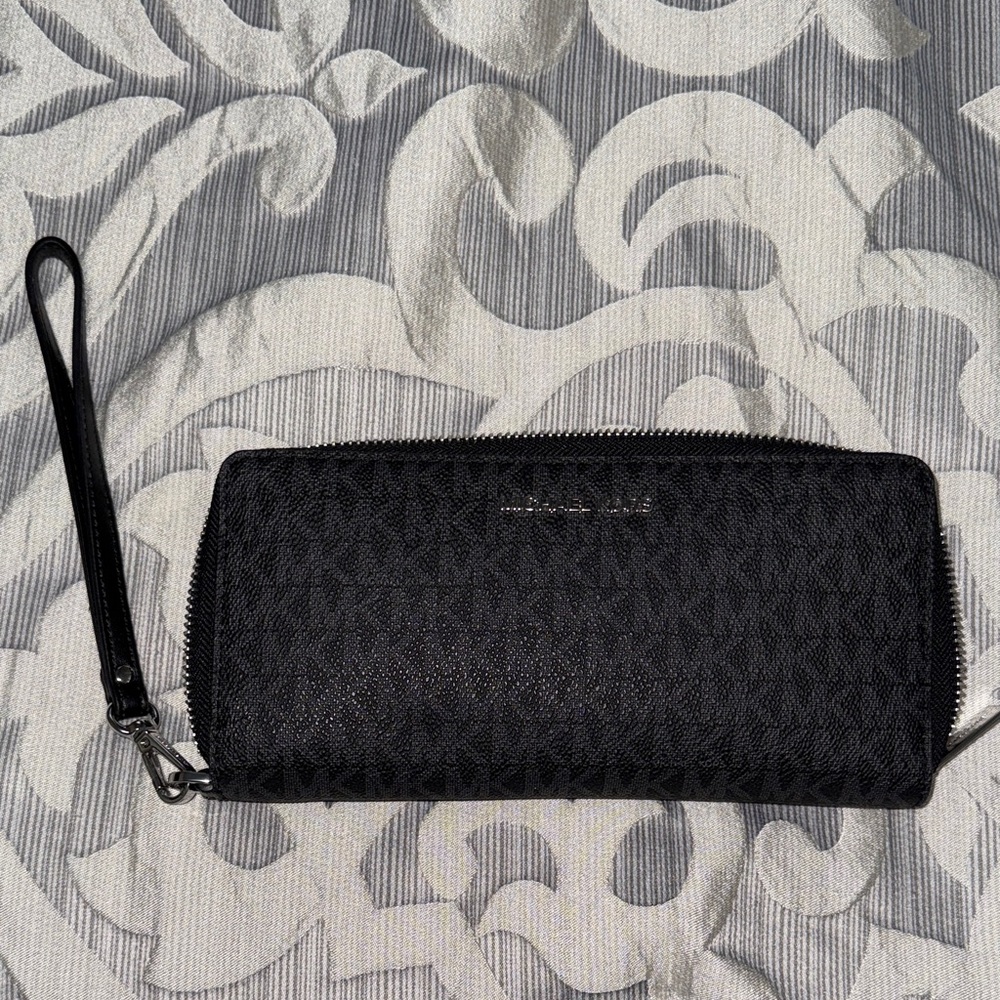 Michael Kors Black Wristlet Wallet